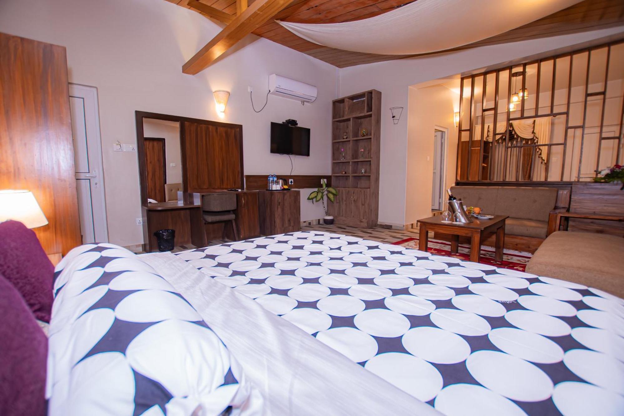 Busy Bee Resort, Pokhara Eksteriør billede