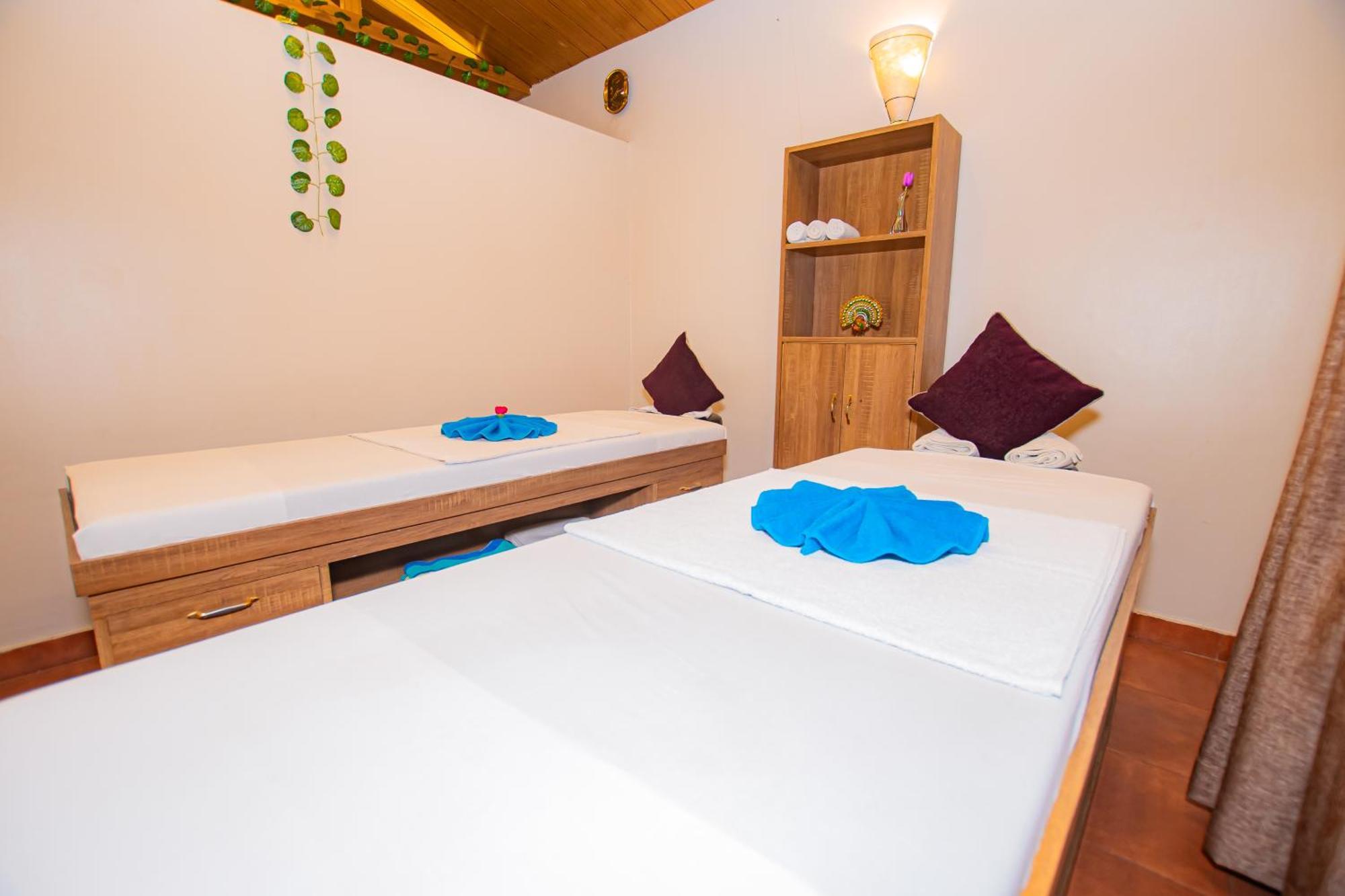 Busy Bee Resort, Pokhara Eksteriør billede