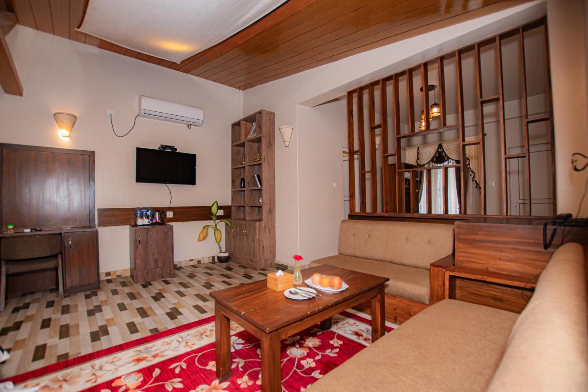 Busy Bee Resort, Pokhara Eksteriør billede