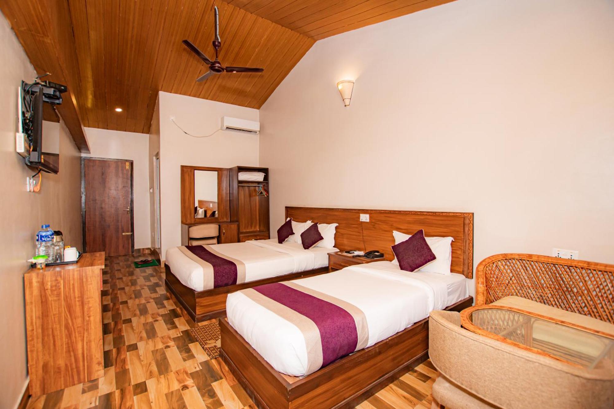 Busy Bee Resort, Pokhara Eksteriør billede